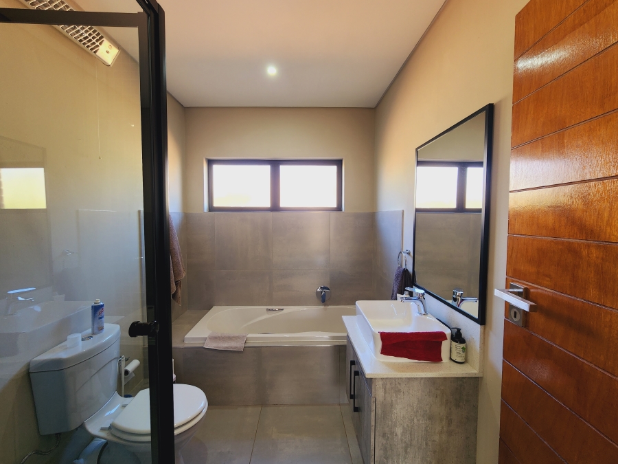 3 Bedroom Property for Sale in De Land Estate North West
